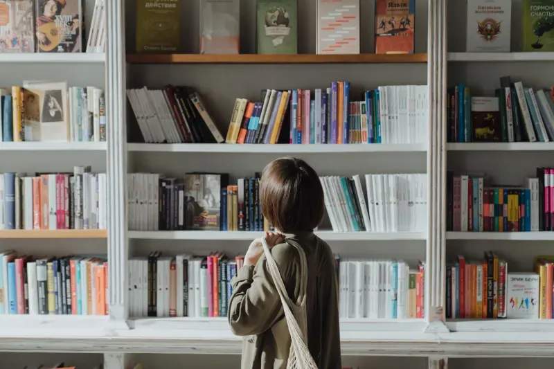 春の読書時間をもっと心地よくする本の選び方